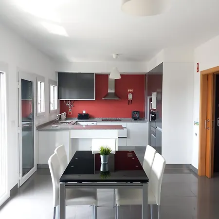 Baleal Beach, Balcony Sunset Views アパート *